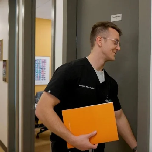 Tingling Hands & Wrist Pain? Don't Ignore It. Exploring Treatment Options